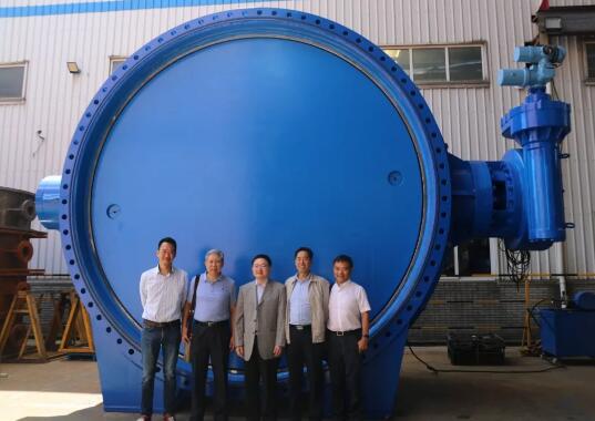 DN4000超大口徑蝶閥在冠龍正式亮相 DN4000超大口徑蝶閥在冠龍正式亮相