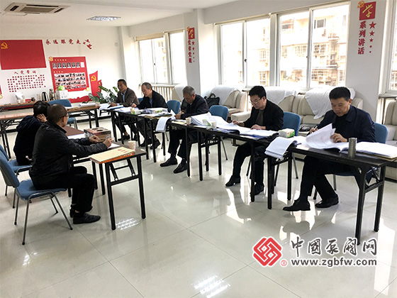 溫州市泵閥專業技術職稱評審:評審專家對參評人員進行面試 溫州市泵閥專業技術職稱評審:評審專家對參評人員進行面試