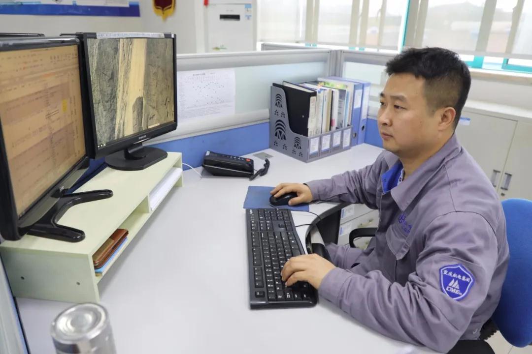·技術中心離心泵室機械設計技術員楊海龍榮獲機電集團首席工程師(設計)獎 ·技術中心離心泵室機械設計技術員楊海龍榮獲機電集團首席工程師(設計)獎