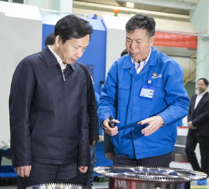 陜西省省長趙一德一行蒞臨秦川集團、法士特集團調研 陜西省省長趙一德一行蒞臨秦川集團、法士特集團調研
