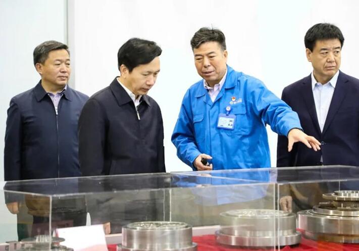 陜西省省長趙一德一行蒞臨秦川集團、法士特集團調研 陜西省省長趙一德一行蒞臨秦川集團、法士特集團調研