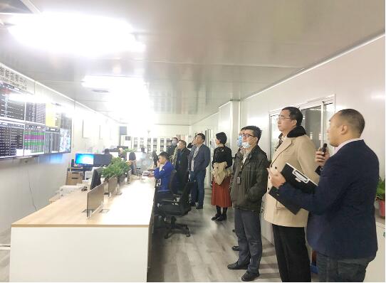 專家組參觀安特威智能指揮中心 專家組參觀安特威智能指揮中心