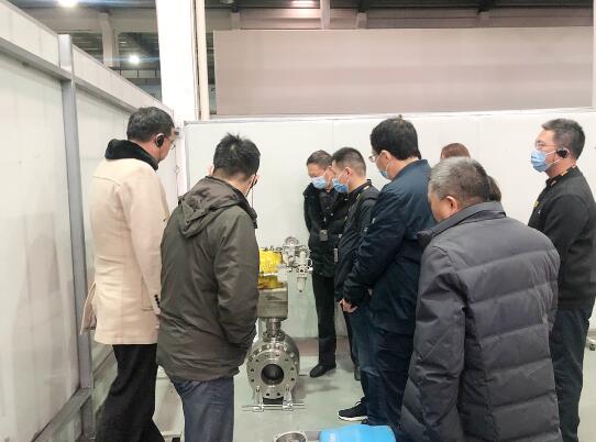 專家組參觀安特威研發試驗中心 專家組參觀安特威研發試驗中心