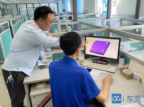 廣東省五一勞動獎章獲得者張更勤:13年時間打造模具中心 廣東省五一勞動獎章獲得者張更勤:13年時間打造模具中心