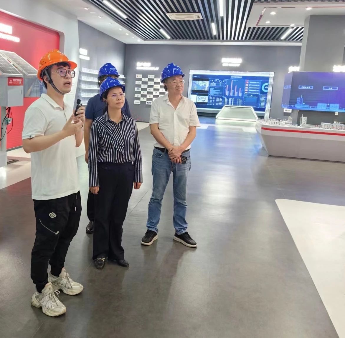 撫州市南城縣顏萍率隊赴伯特利閥門、超達閥門等企業開展招商引資 撫州市南城縣顏萍率隊赴伯特利閥門、超達閥門等企業開展招商引資