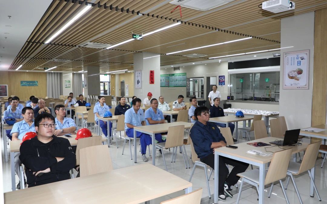 上海阿波羅機械股份公司消防應急安全大演練 上海阿波羅機械股份公司消防應急安全大演練