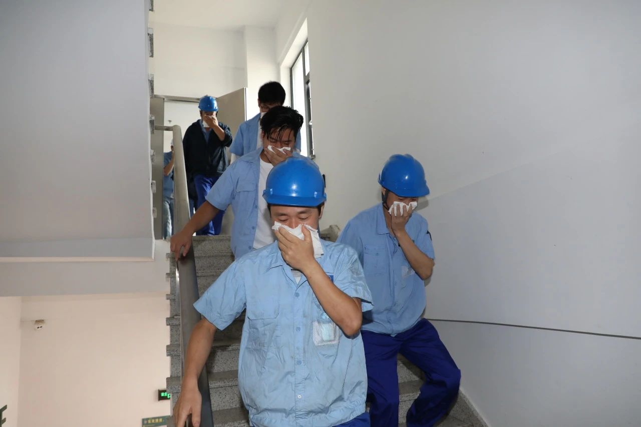 上海阿波羅機械股份公司消防應急安全大演練 上海阿波羅機械股份公司消防應急安全大演練