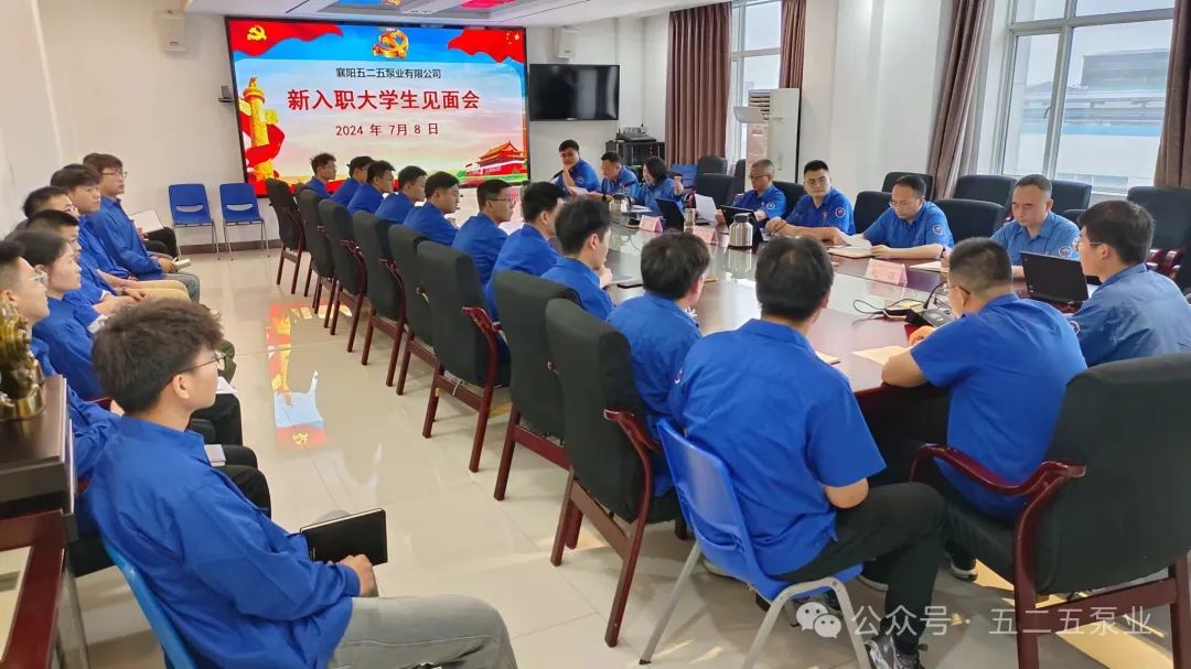 圖為:見面會現場 圖為:見面會現場