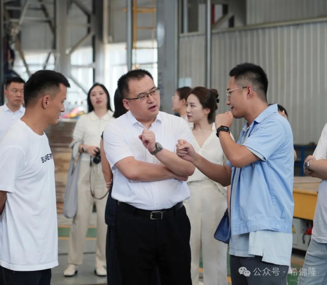 西安青年企業家協會共建交流活動代表一行蒞臨希佛隆閥門參觀考察 西安青年企業家協會共建交流活動代表一行蒞臨希佛隆閥門參觀考察