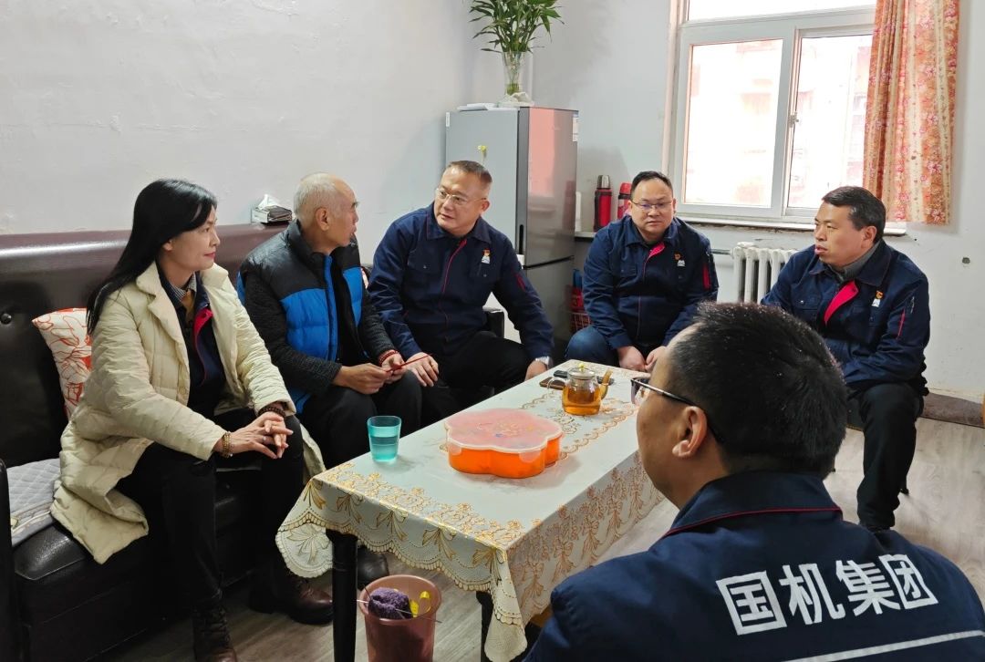 軸研所領導班子走訪慰問離退休老干部、老黨員 軸研所領導班子走訪慰問離退休老干部、老黨員