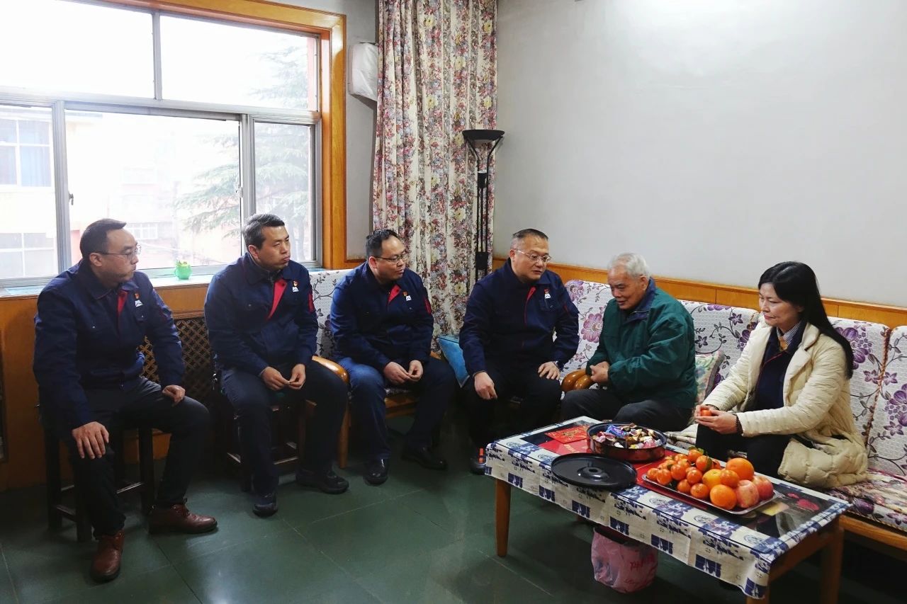軸研所領導班子走訪慰問離退休老干部、老黨員 軸研所領導班子走訪慰問離退休老干部、老黨員