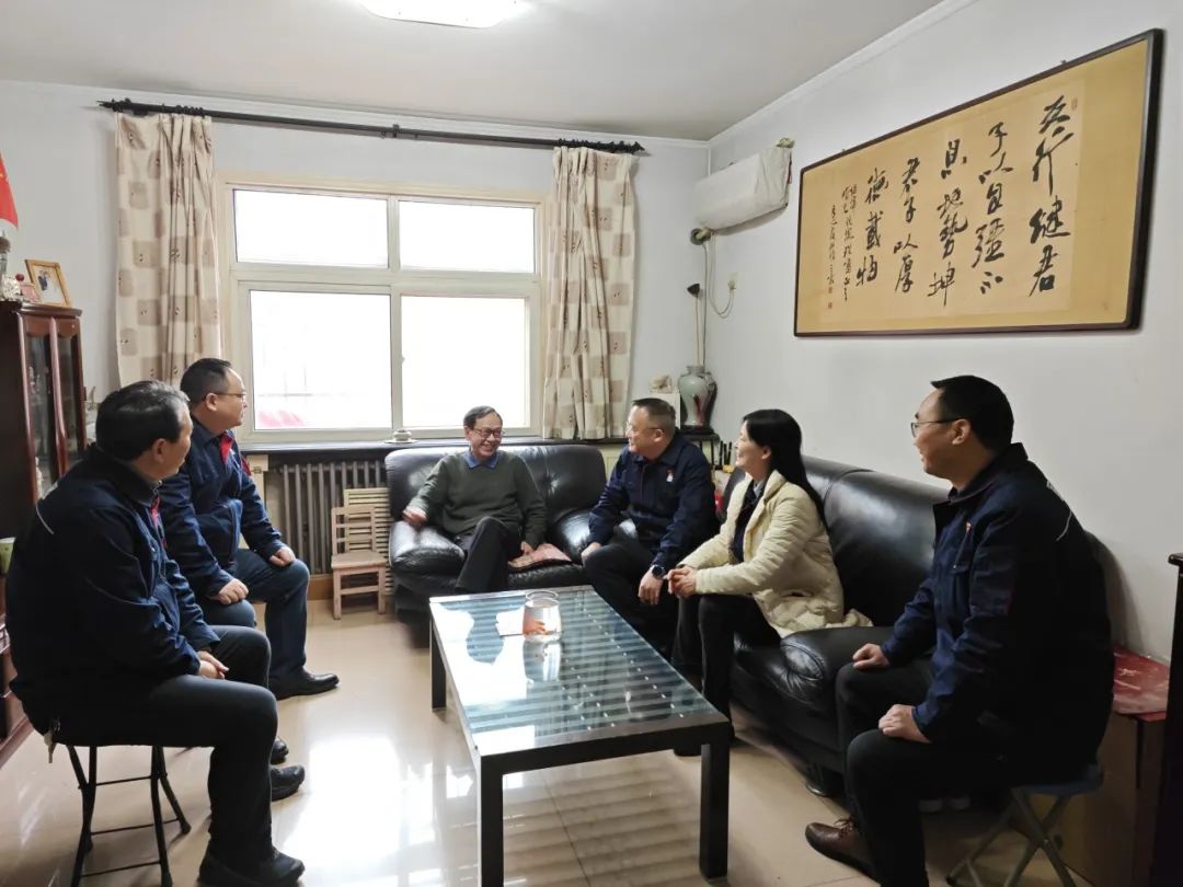 軸研所領導班子走訪慰問離退休老干部、老黨員 軸研所領導班子走訪慰問離退休老干部、老黨員