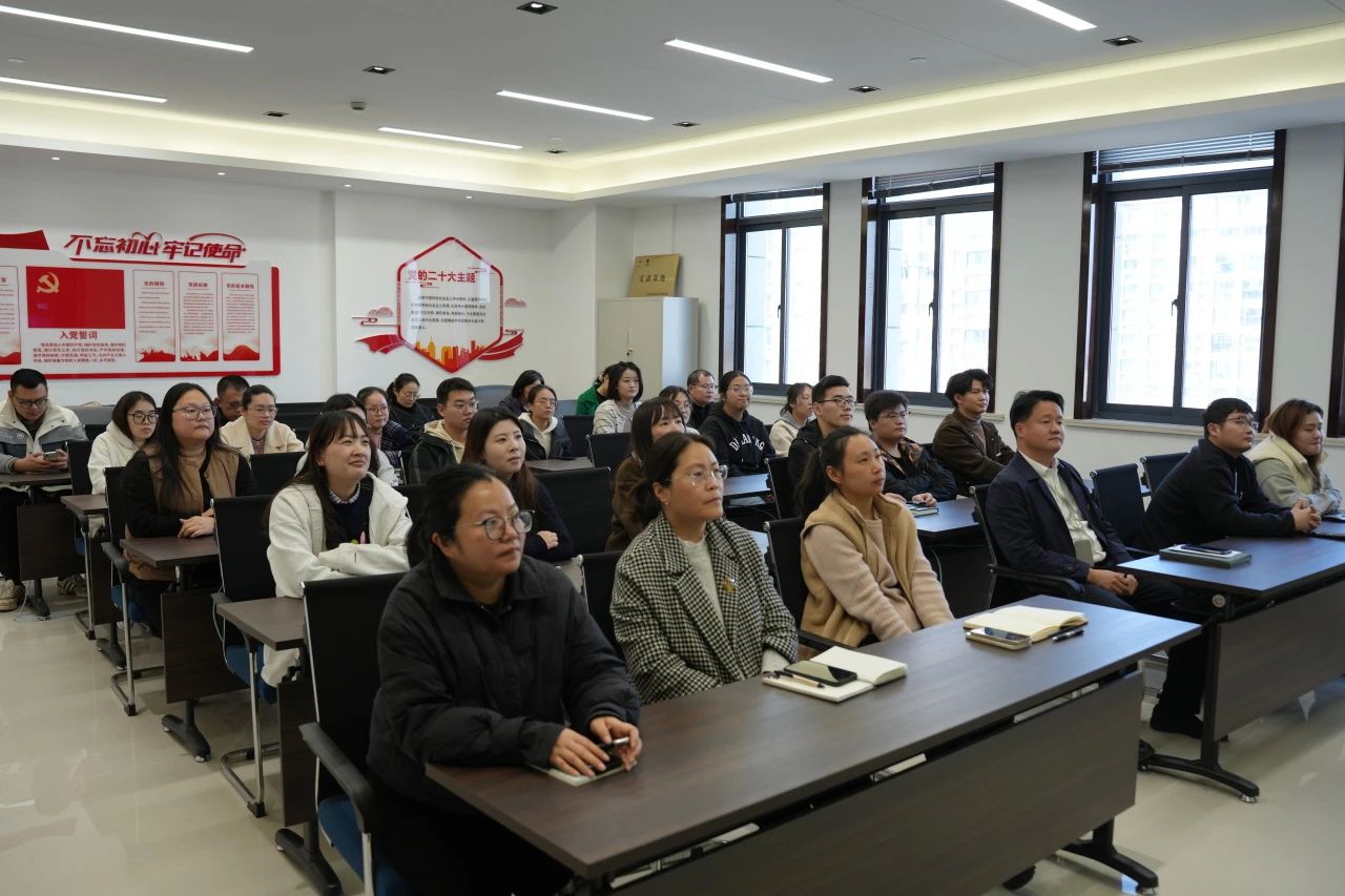 江蘇神通閥門公司組織黨員干部收看“兩會歸來話兩會,凝心聚力謀發展”宣講活動 江蘇神通閥門公司組織黨員干部收看“兩會歸來話兩會,凝心聚力謀發展”宣講活動