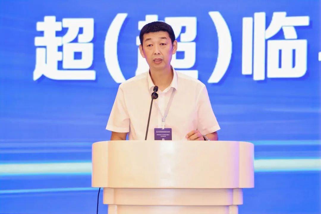 哈電股份副總裁陳冬石致辭。 哈電股份副總裁陳冬石致辭。